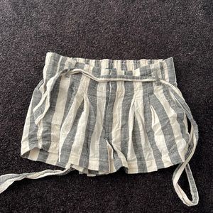 cute flow shorts with tie
